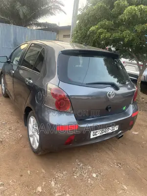 Toyota Vitz 2010 Black