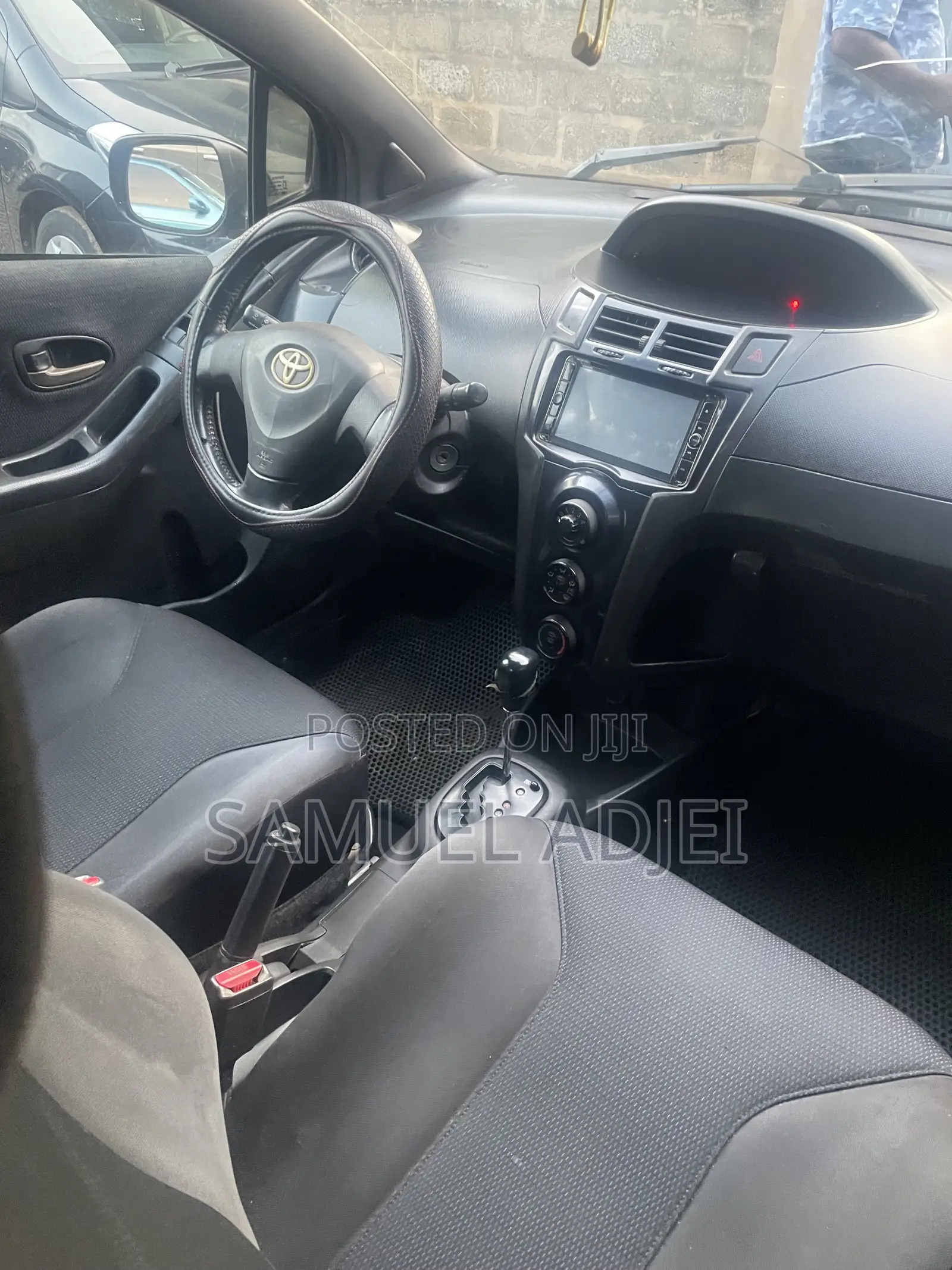 Toyota Vitz 2010 Black