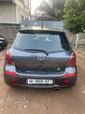 Toyota Vitz 2010 Black