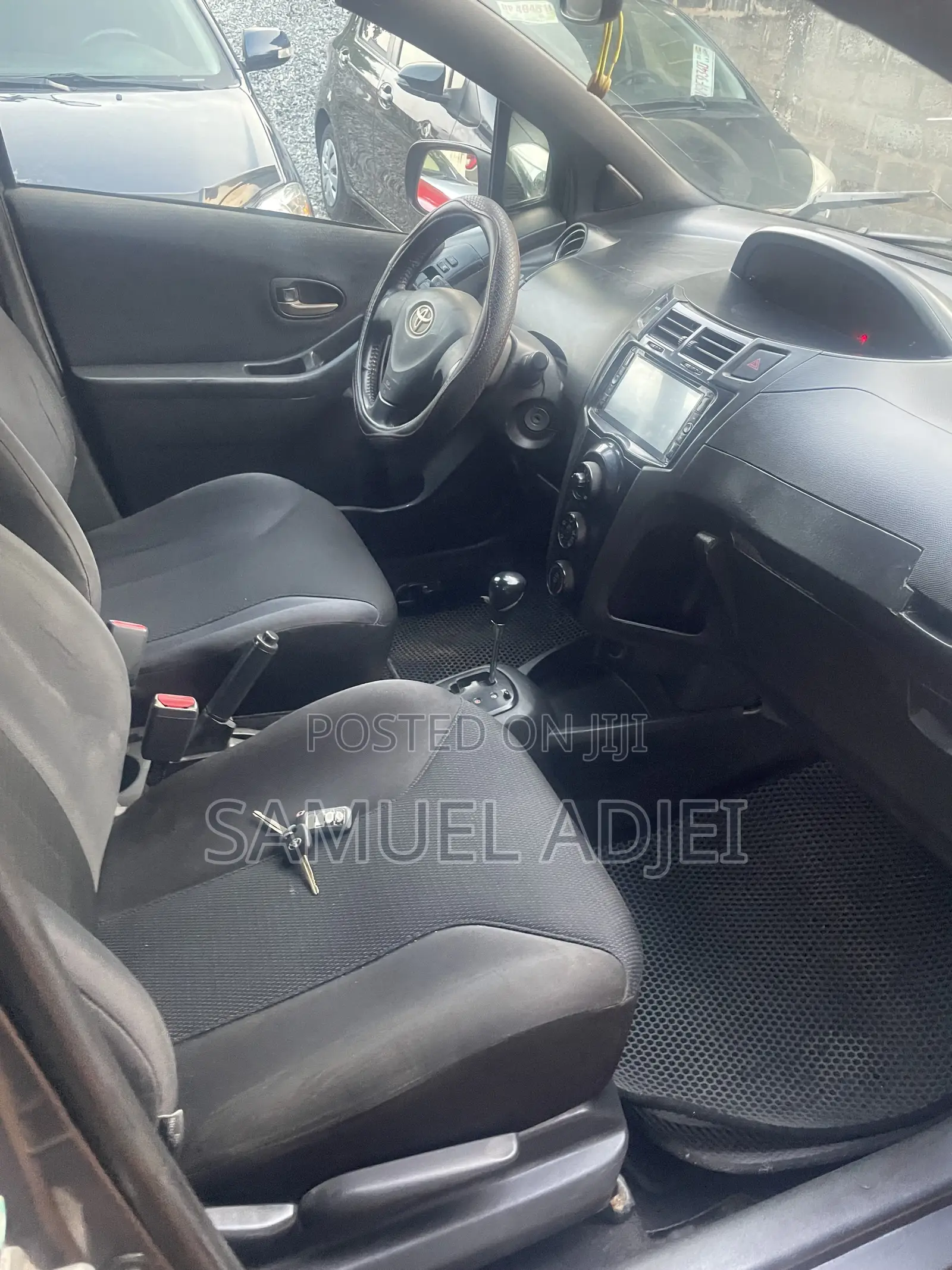 Toyota Vitz 2010 Black
