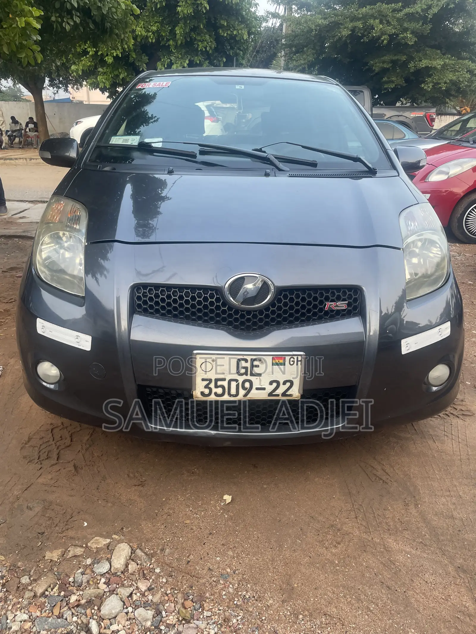 Toyota Vitz 2010 Black