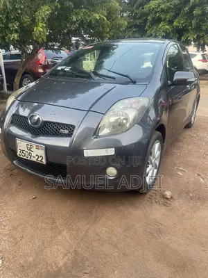 Toyota Vitz 2010 Black