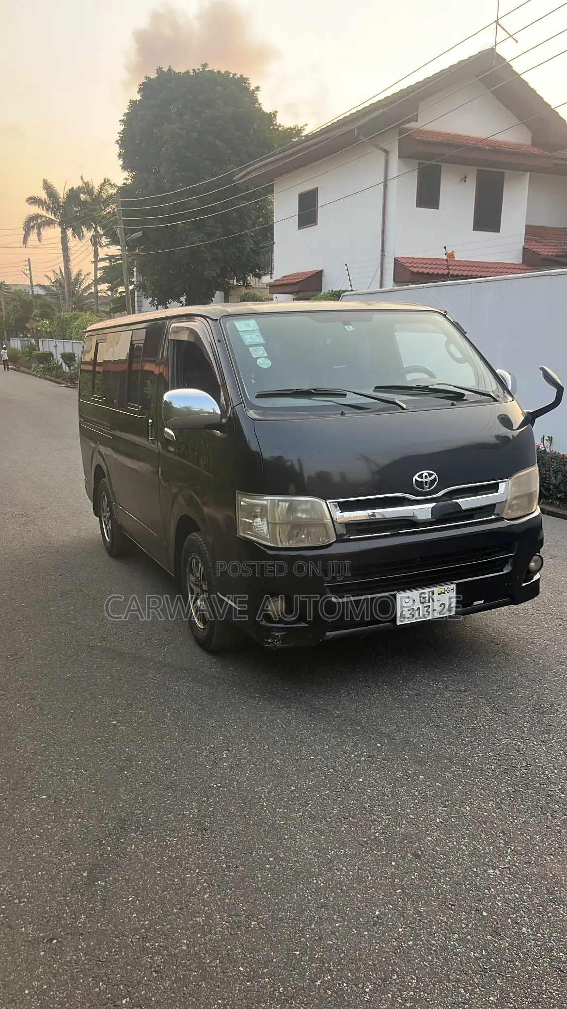 Toyota HiAce 2014 Black