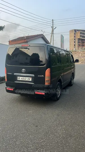 Toyota HiAce 2014 Black