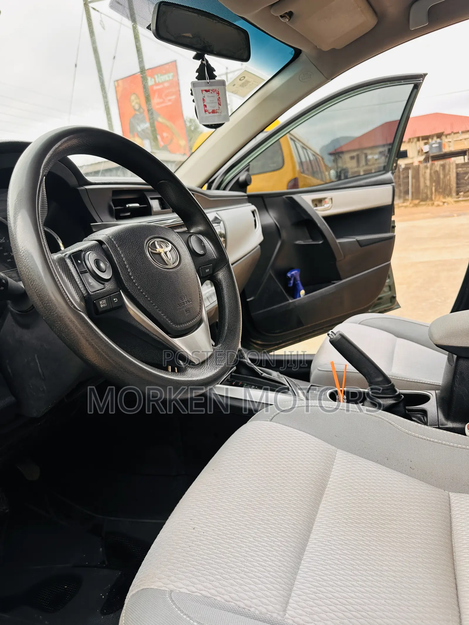 Toyota Corolla LE 4dr Sedan (1.8L 4cyl CVT) 2015 Blue