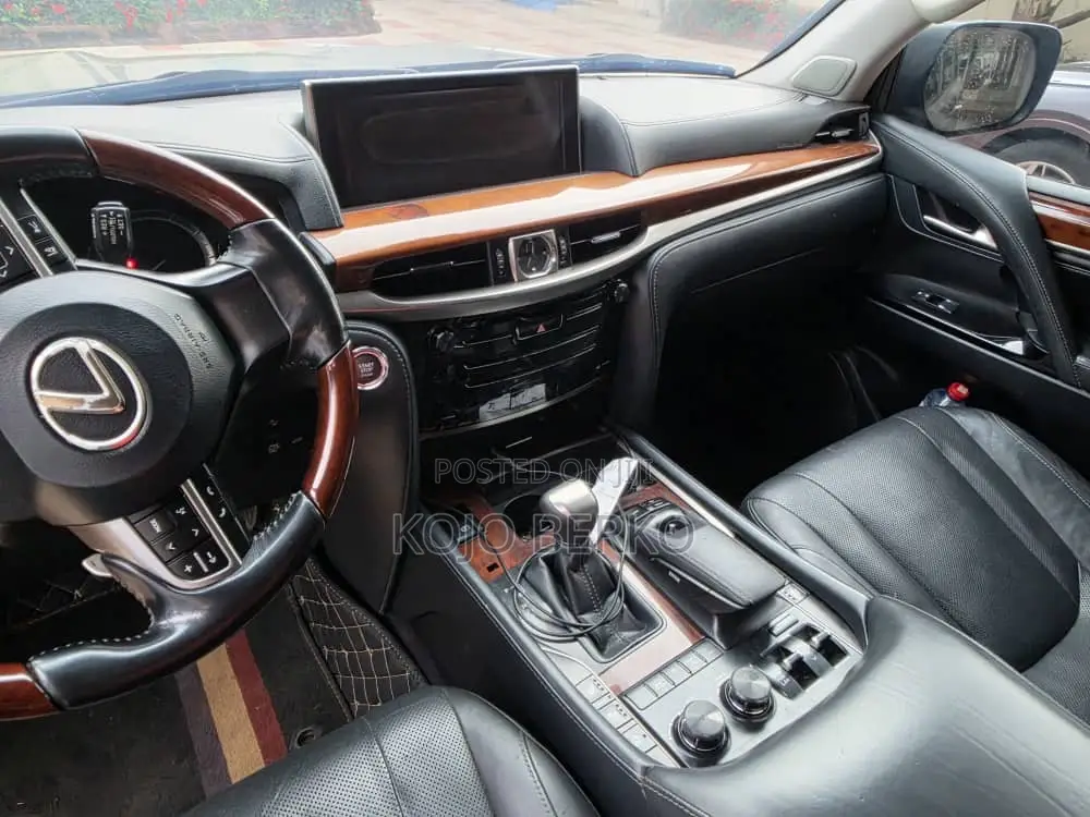 Lexus LX 570 AWD 2018 Gray