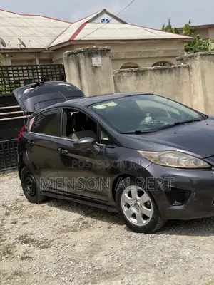 Ford Fiesta SE Hatchback 2012 Gray