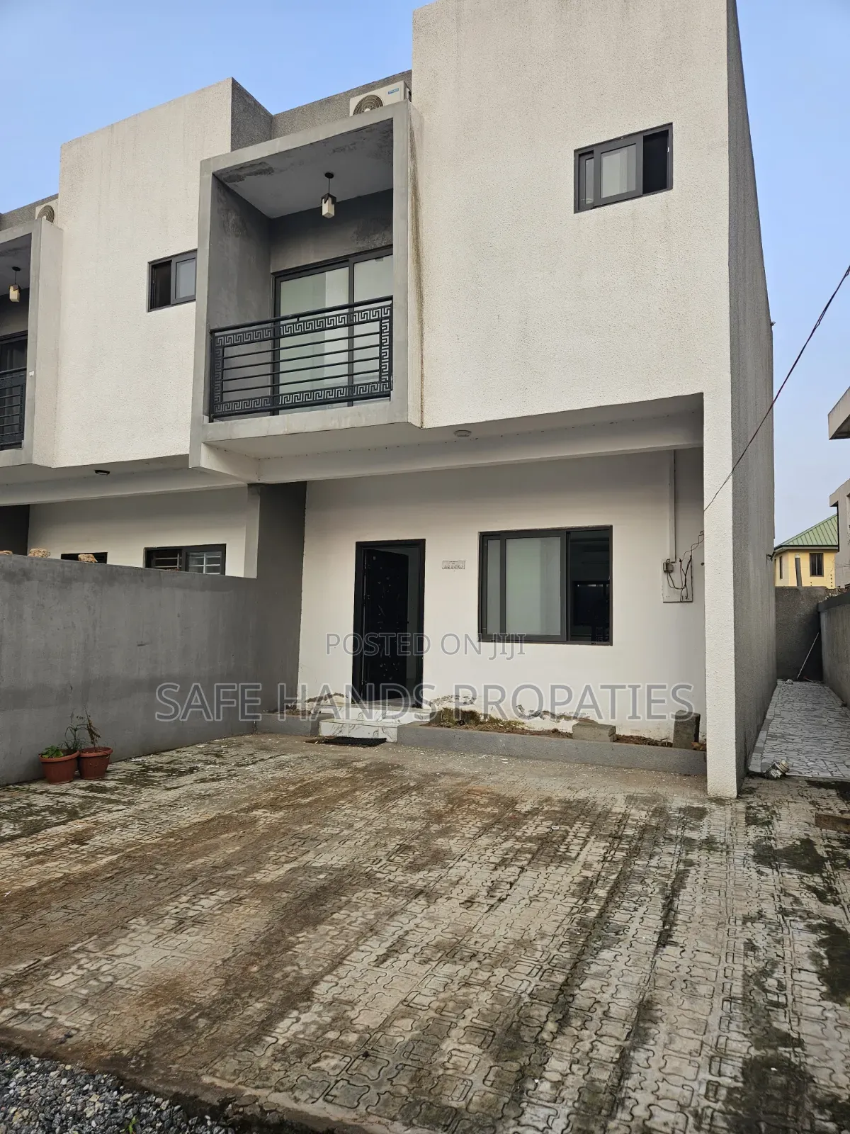 2bdrm Townhouse / Terrace in Accra Metropolitan for rent