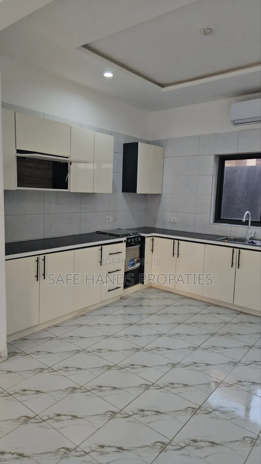 2bdrm Townhouse / Terrace in Accra Metropolitan for rent