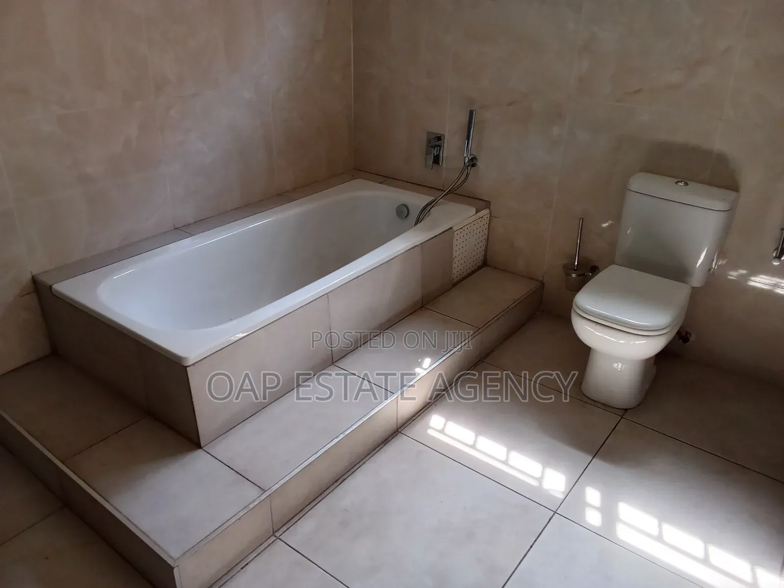 4bdrm House in Dzorwulu for rent
