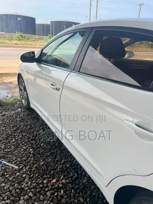 Hyundai Elantra 2017 White