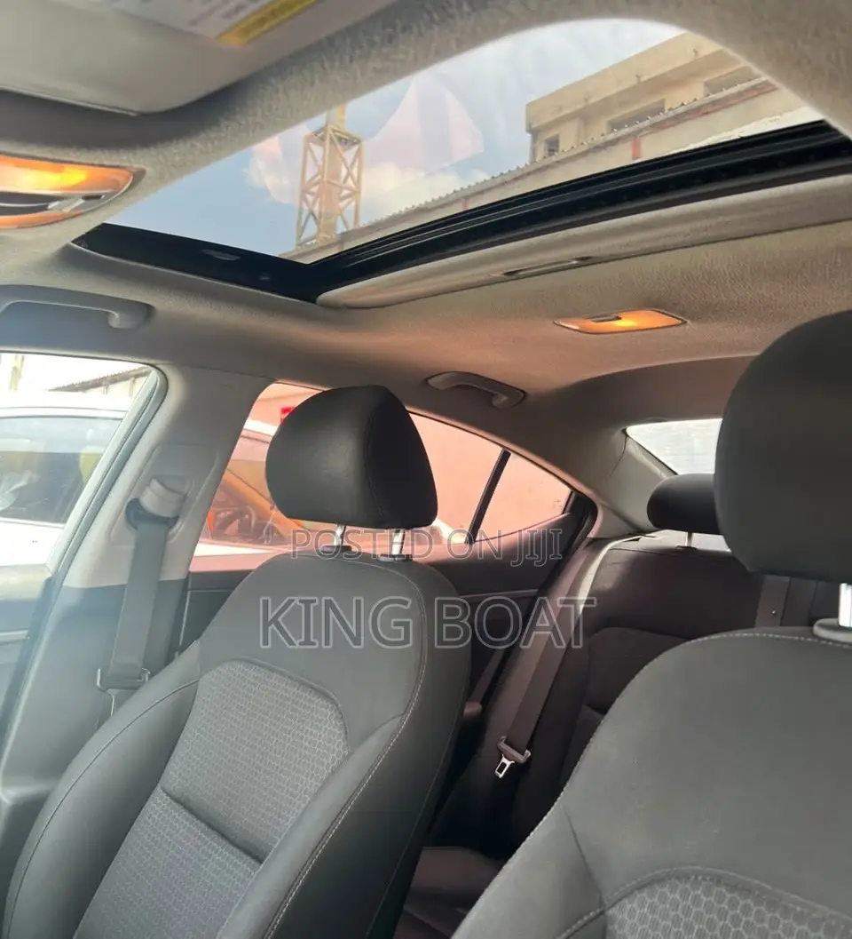 Hyundai Elantra 2017 White
