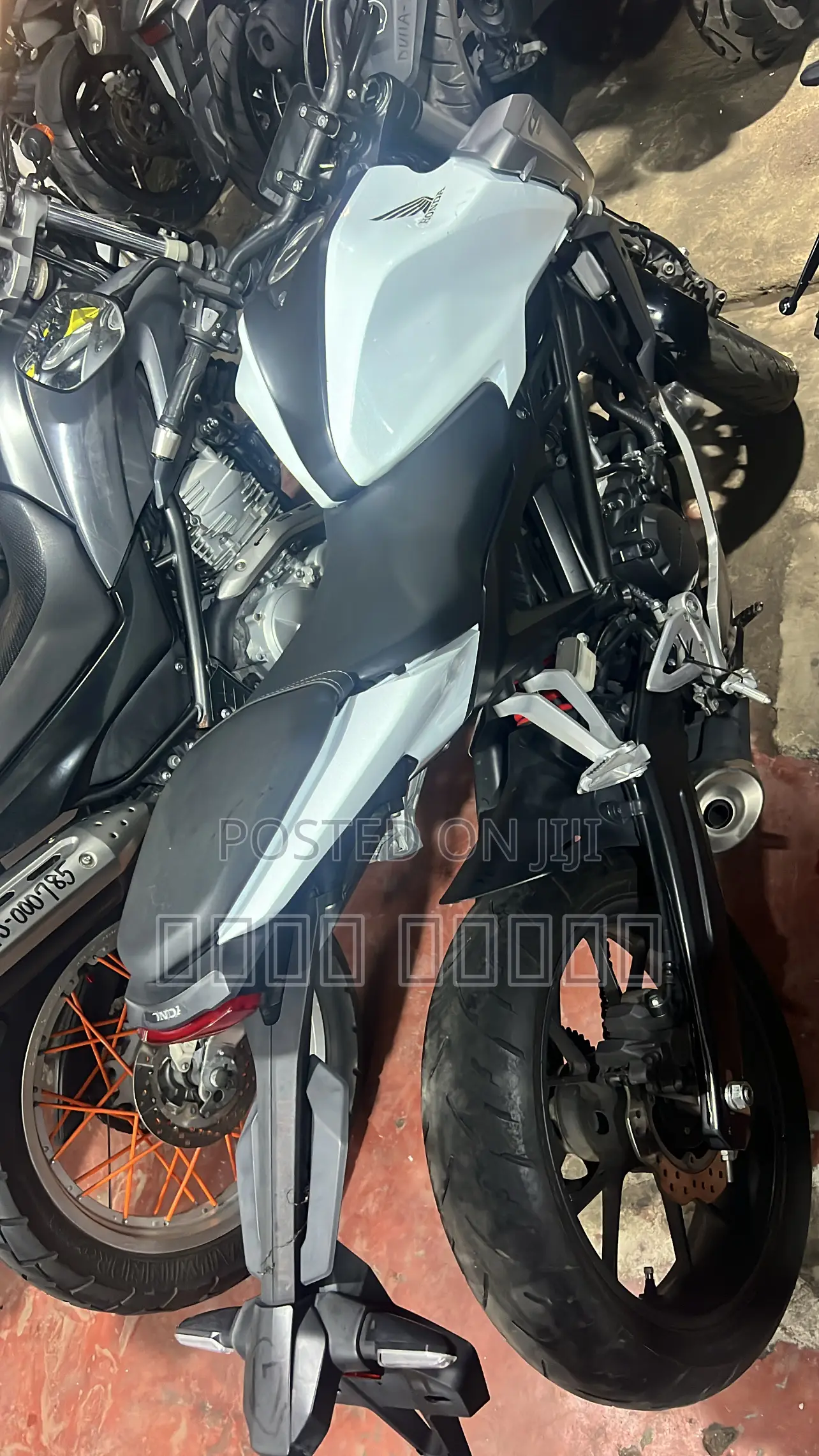 Honda CB 2022 White