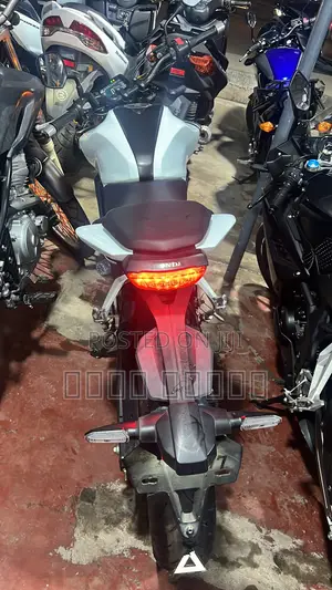 Honda CB 2022 White