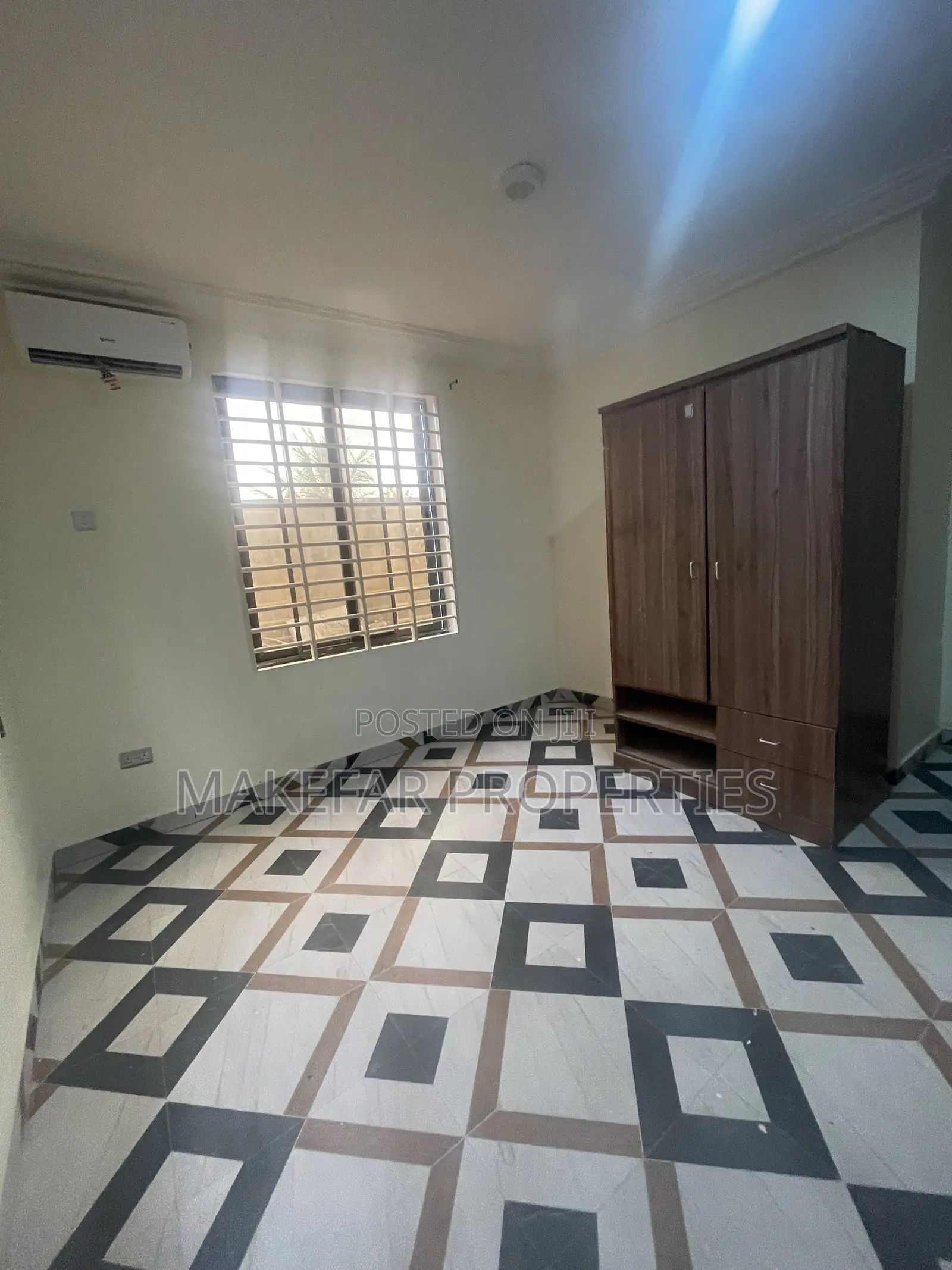 3bdrm Apartment in Ashaley Botwe for rent