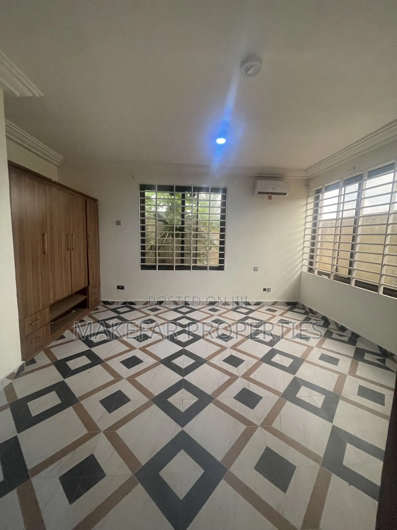 3bdrm Apartment in Ashaley Botwe for rent