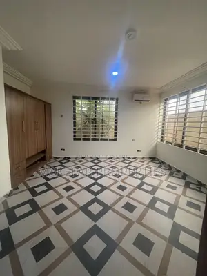 3bdrm Apartment in Ashaley Botwe for rent