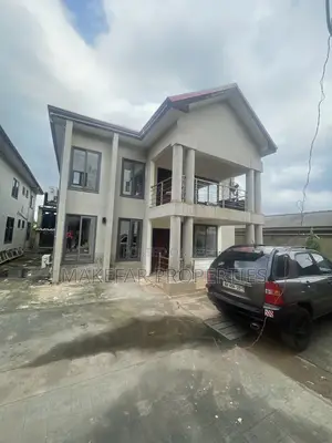 3bdrm Apartment in Ashaley Botwe for rent