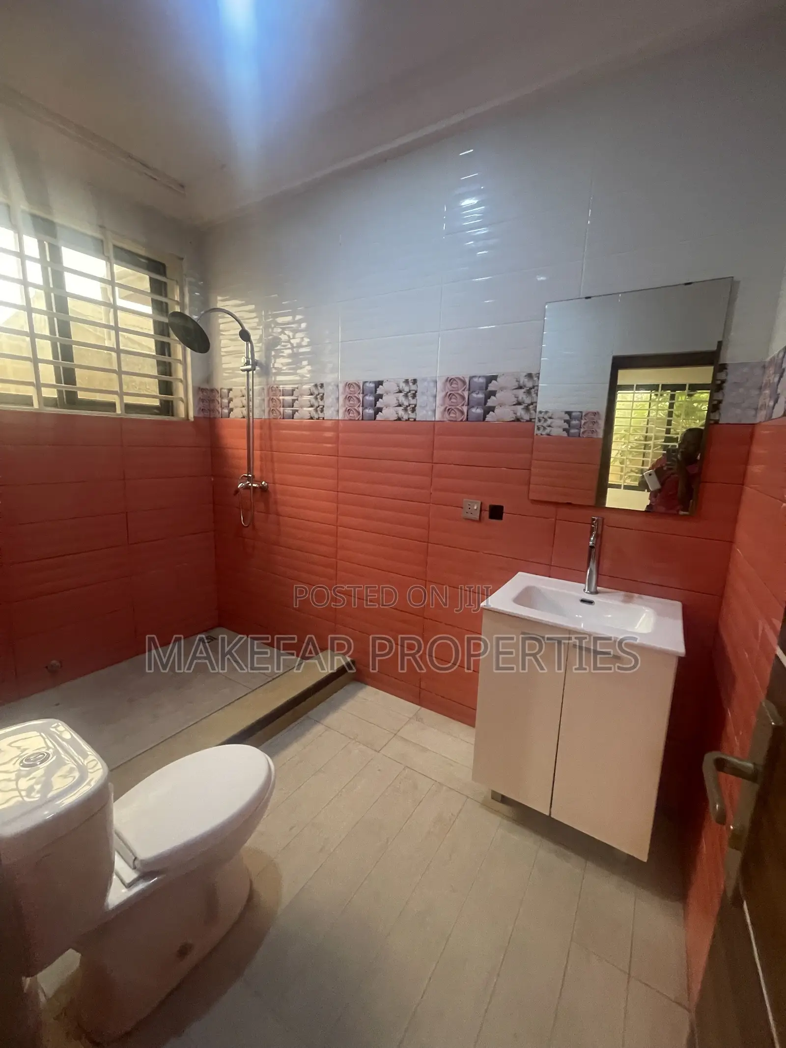 3bdrm Apartment in Ashaley Botwe for rent