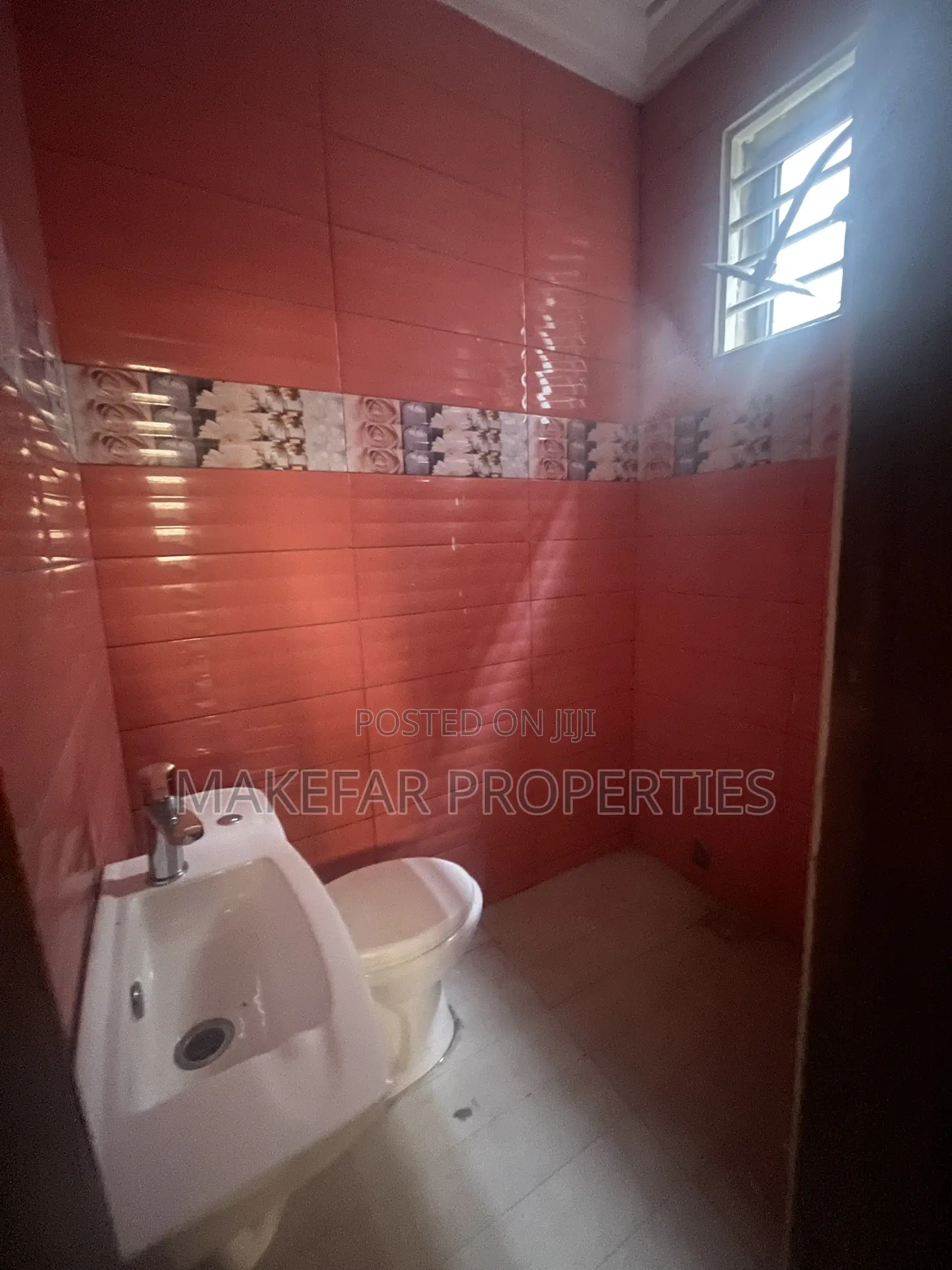 3bdrm Apartment in Ashaley Botwe for rent