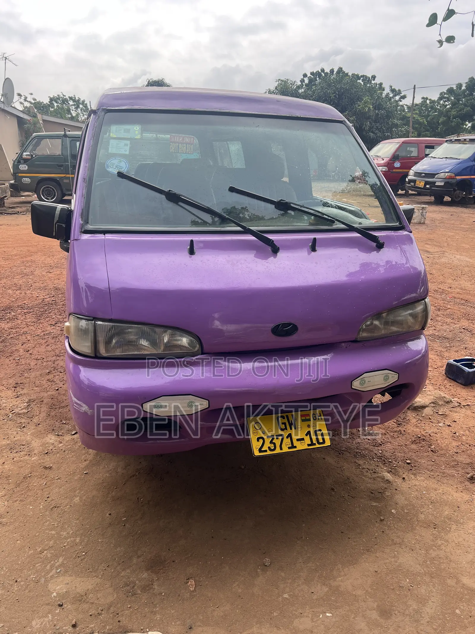 Hyundai H-100 2001 Orange
