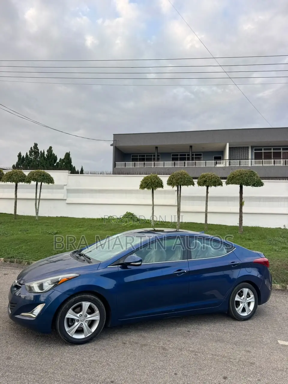 Hyundai Elantra Limited Sedan FWD (1.8L 4cyl 6A) 2016 Blue