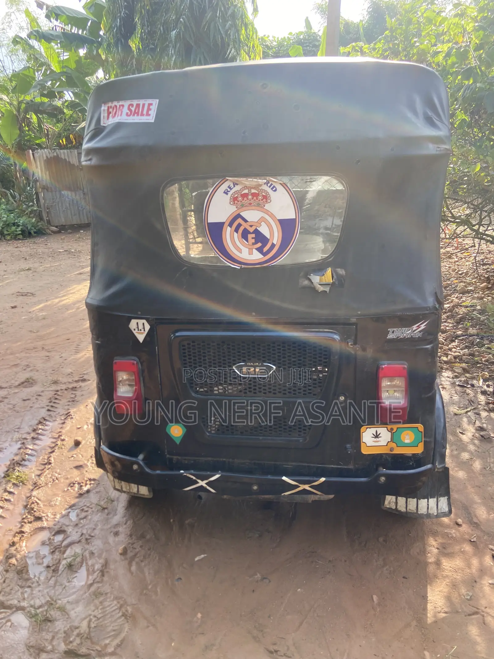 Bajaj RE 2025 Black