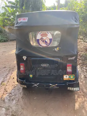 Bajaj RE 2025 Black