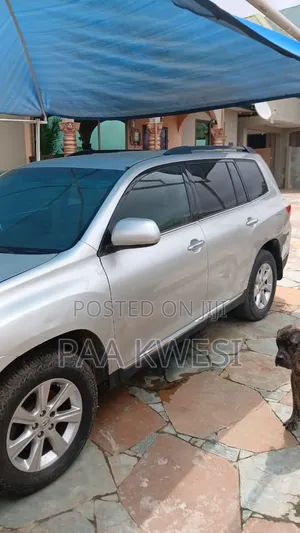 Toyota Highlander Limited 2012 Gray