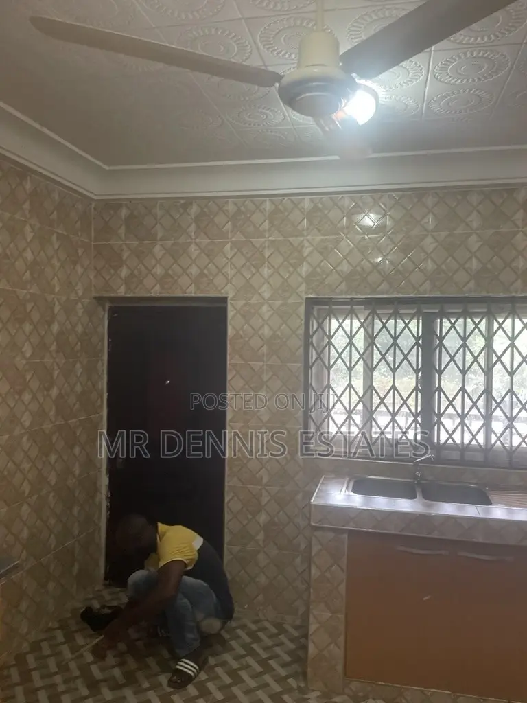 3bdrm Apartment in Westhills Mall for rent