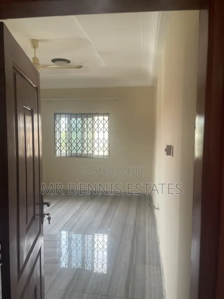 3bdrm Apartment in Westhills Mall for rent