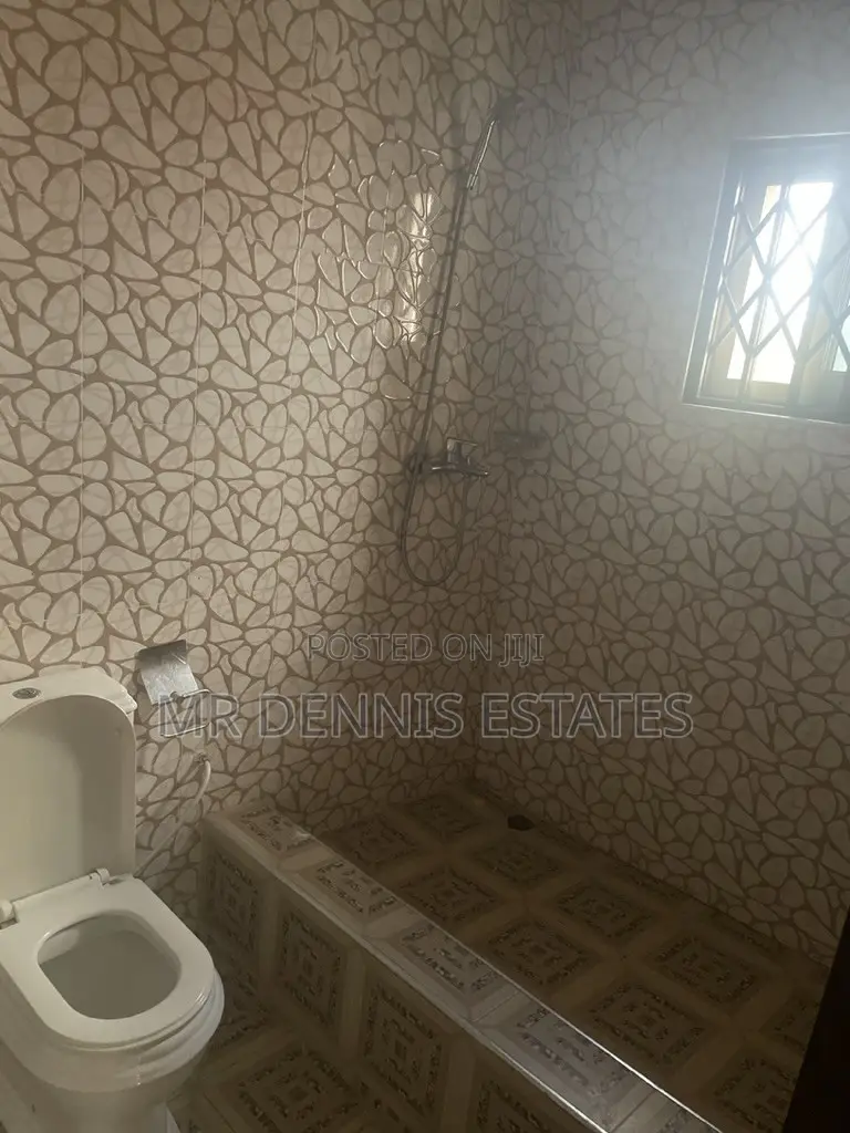 3bdrm Apartment in Westhills Mall for rent