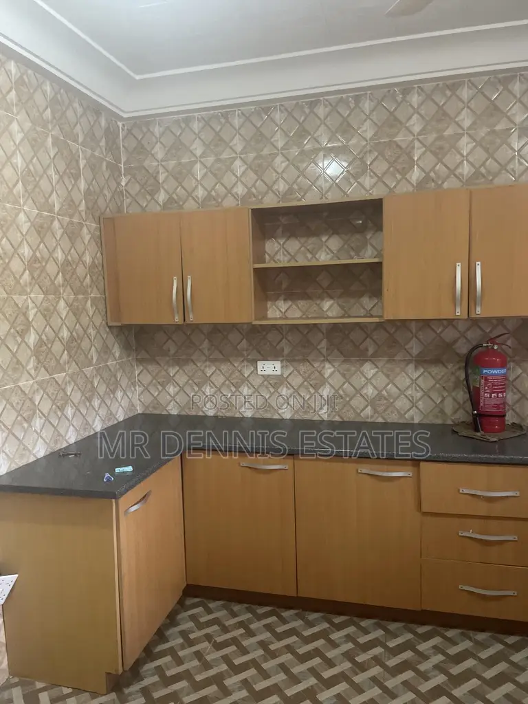 3bdrm Apartment in Westhills Mall for rent