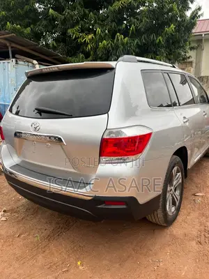 Toyota Highlander Limited 3.5l 4WD 2013 Silver