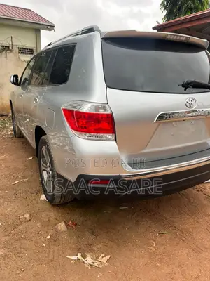 Toyota Highlander Limited 3.5l 4WD 2013 Silver