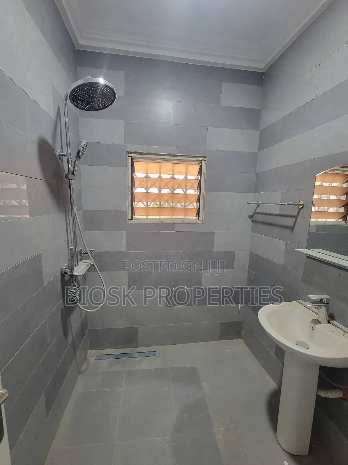 1bdrm Apartment in Biosk Properties, Malejor for rent