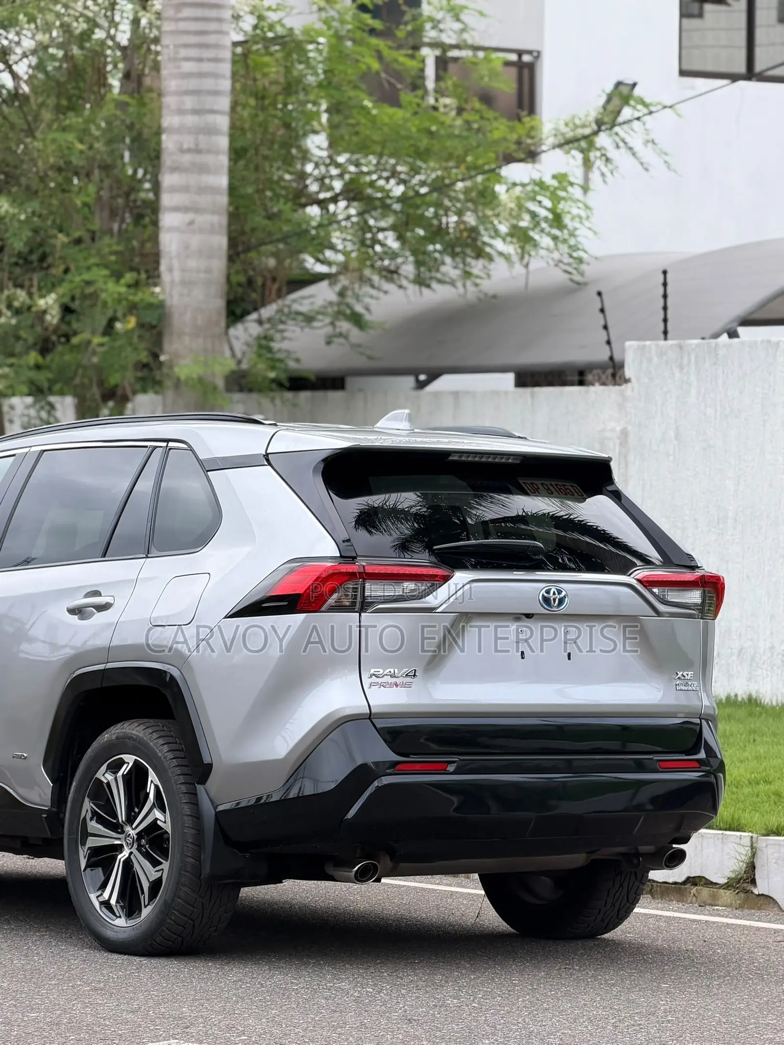 Toyota RAV4 XLE Premium AWD 2023 Silver