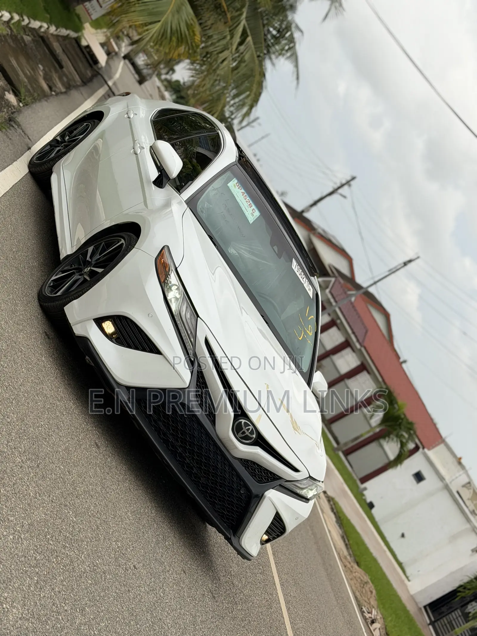 Toyota Camry XSE (2.5L 4cyl 8A) 2019 White