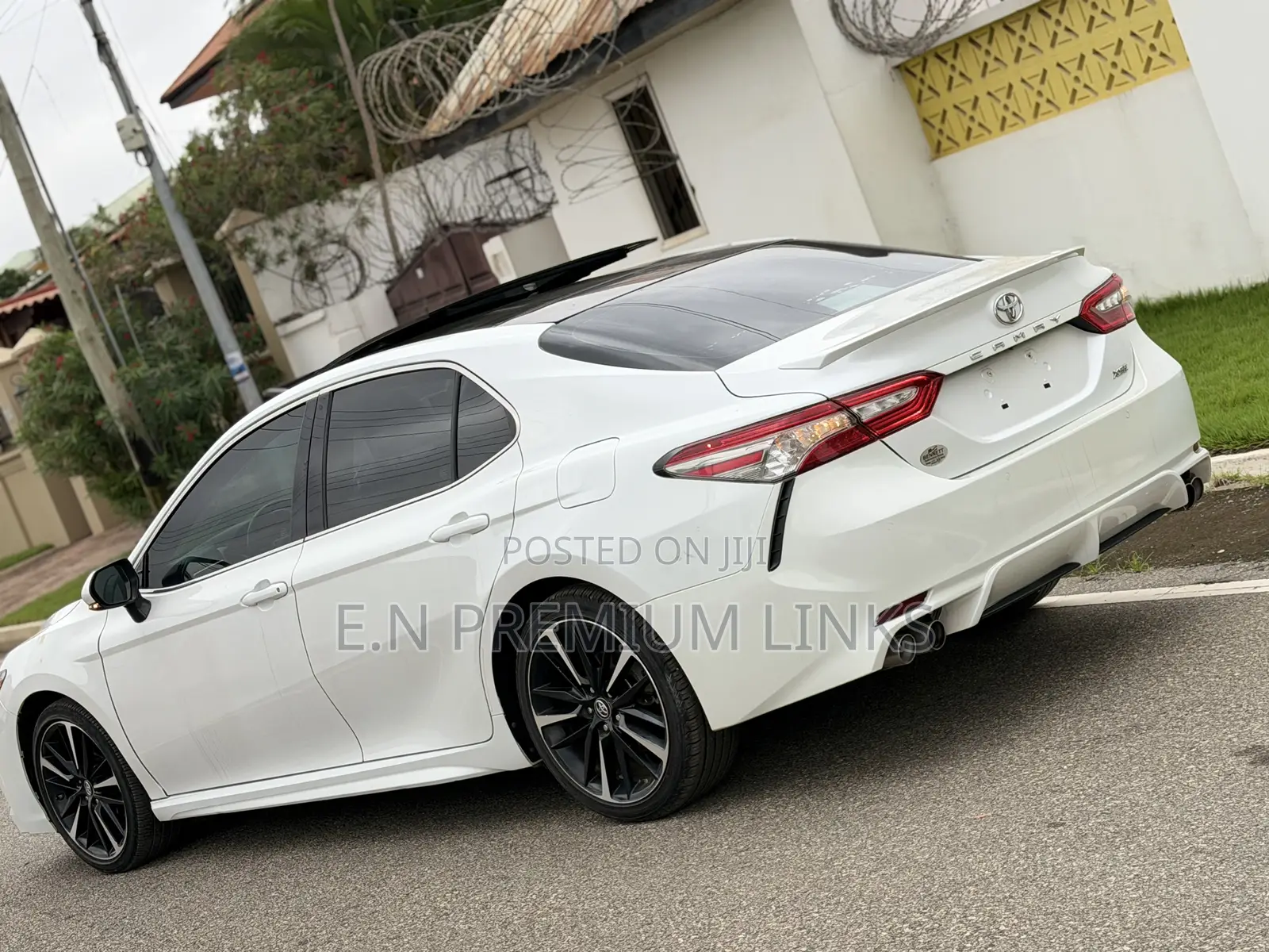 Toyota Camry XSE (2.5L 4cyl 8A) 2019 White