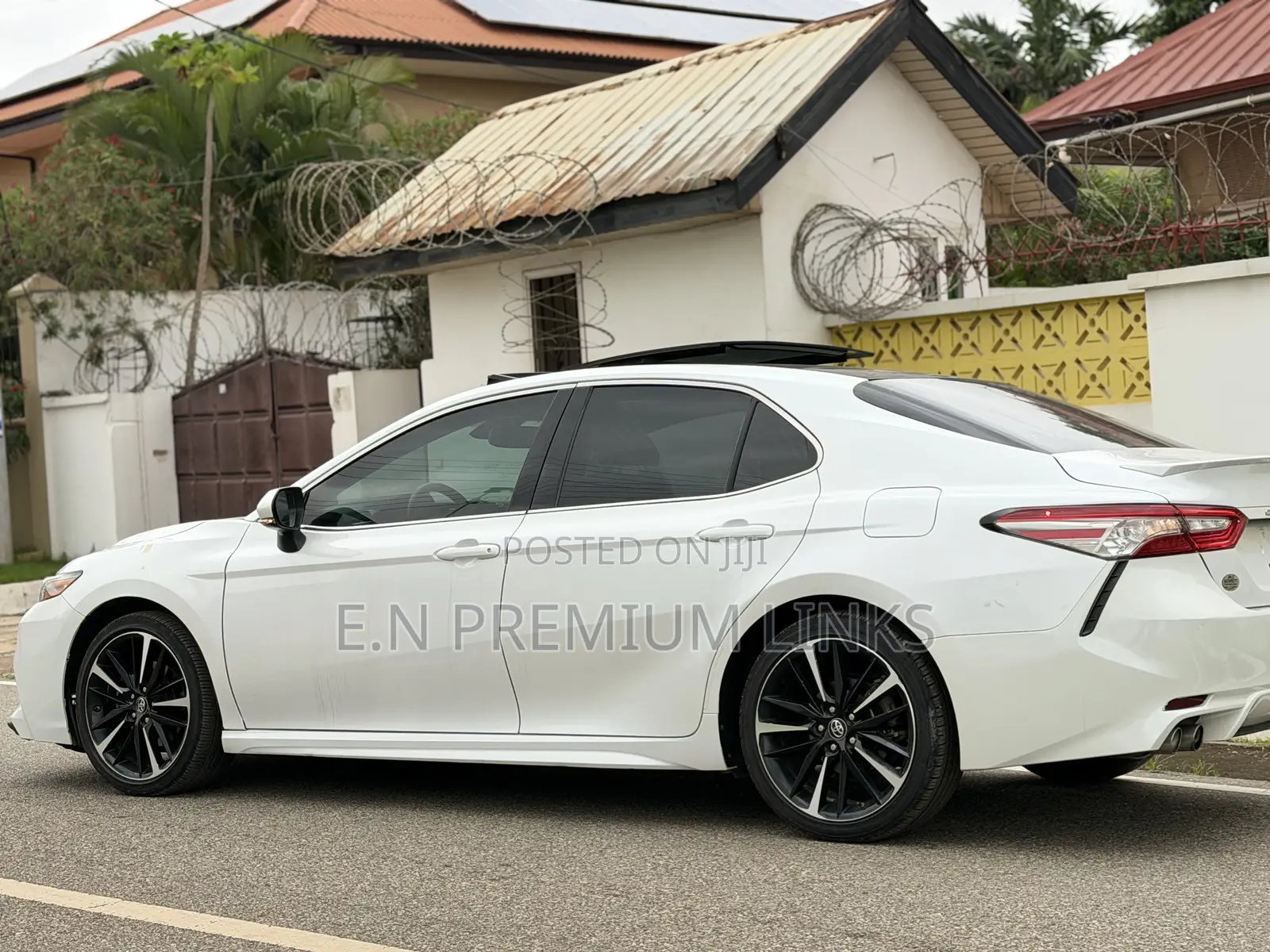 Toyota Camry XSE (2.5L 4cyl 8A) 2019 White