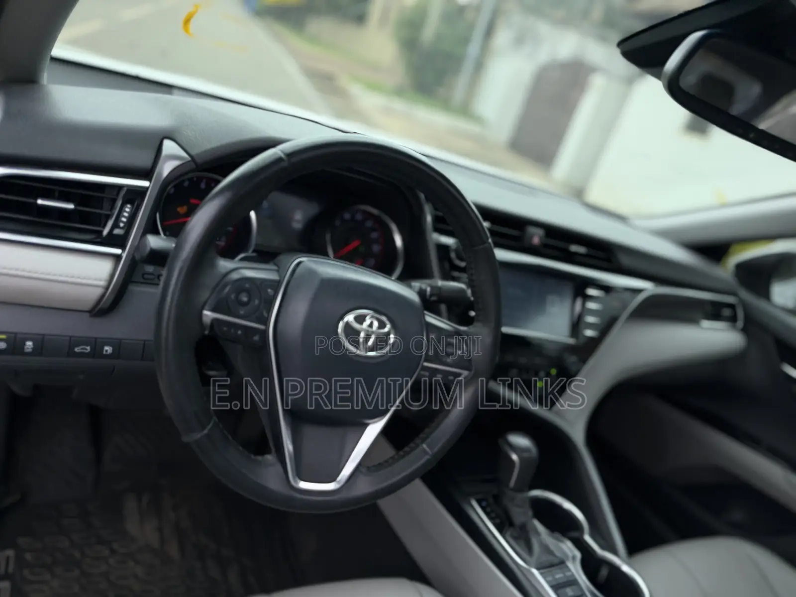 Toyota Camry XSE (2.5L 4cyl 8A) 2019 White