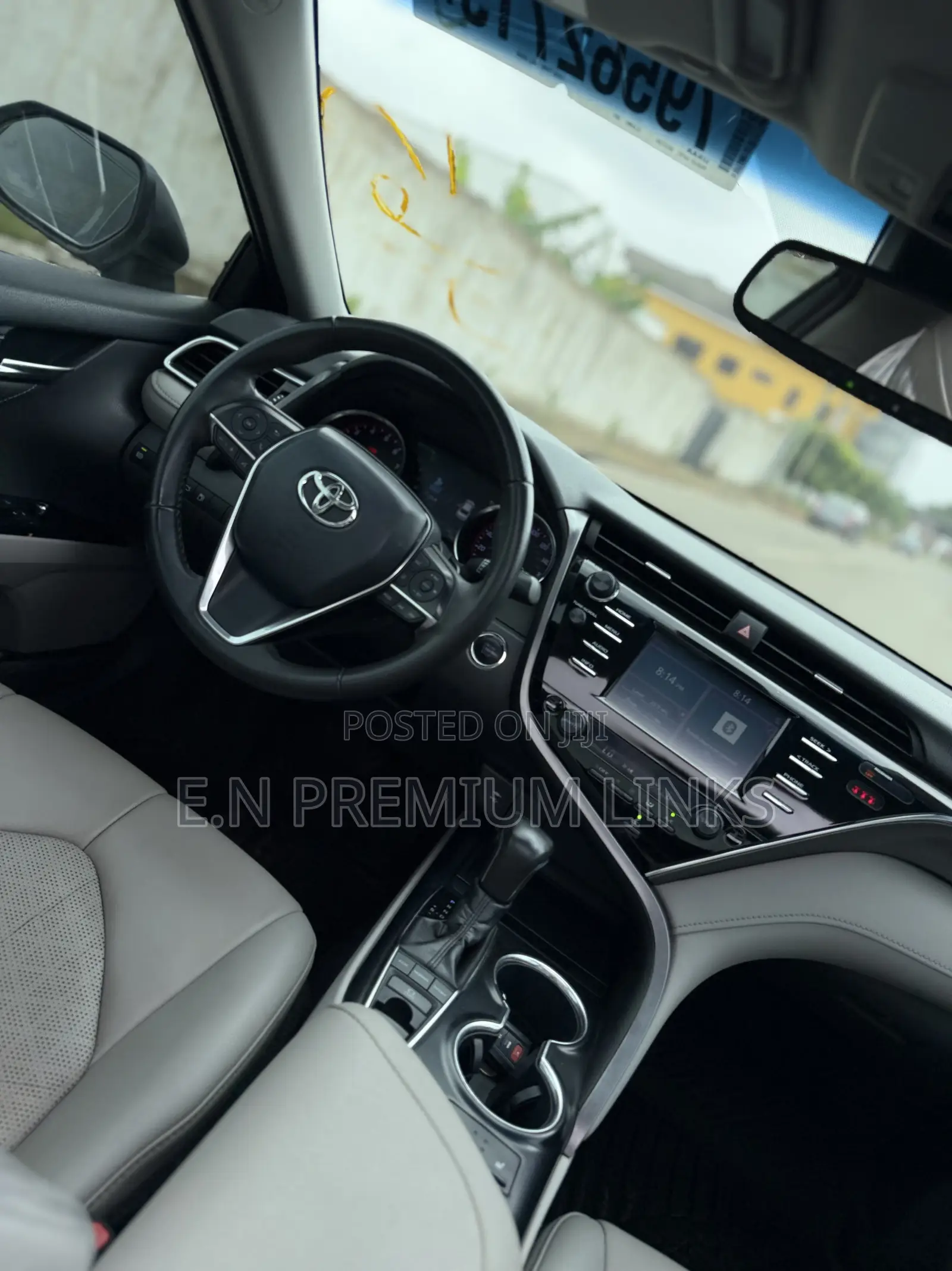 Toyota Camry XSE (2.5L 4cyl 8A) 2019 White
