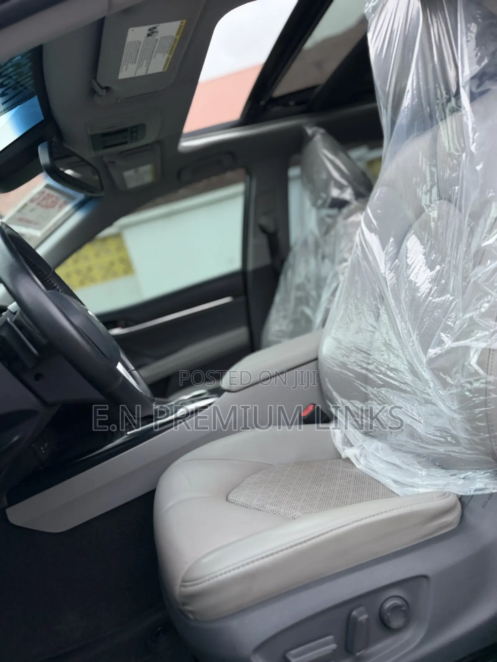Toyota Camry XSE (2.5L 4cyl 8A) 2019 White