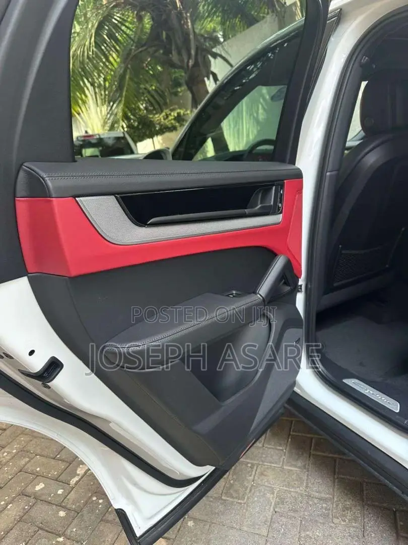 Porsche Cayenne S AWD 2024 White