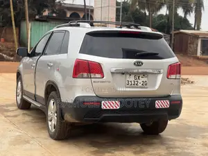 Kia Sorento 2012 Silver