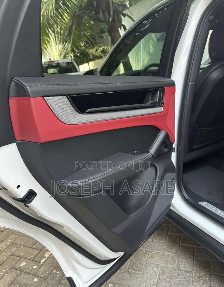 Porsche Cayenne S AWD 2024 White