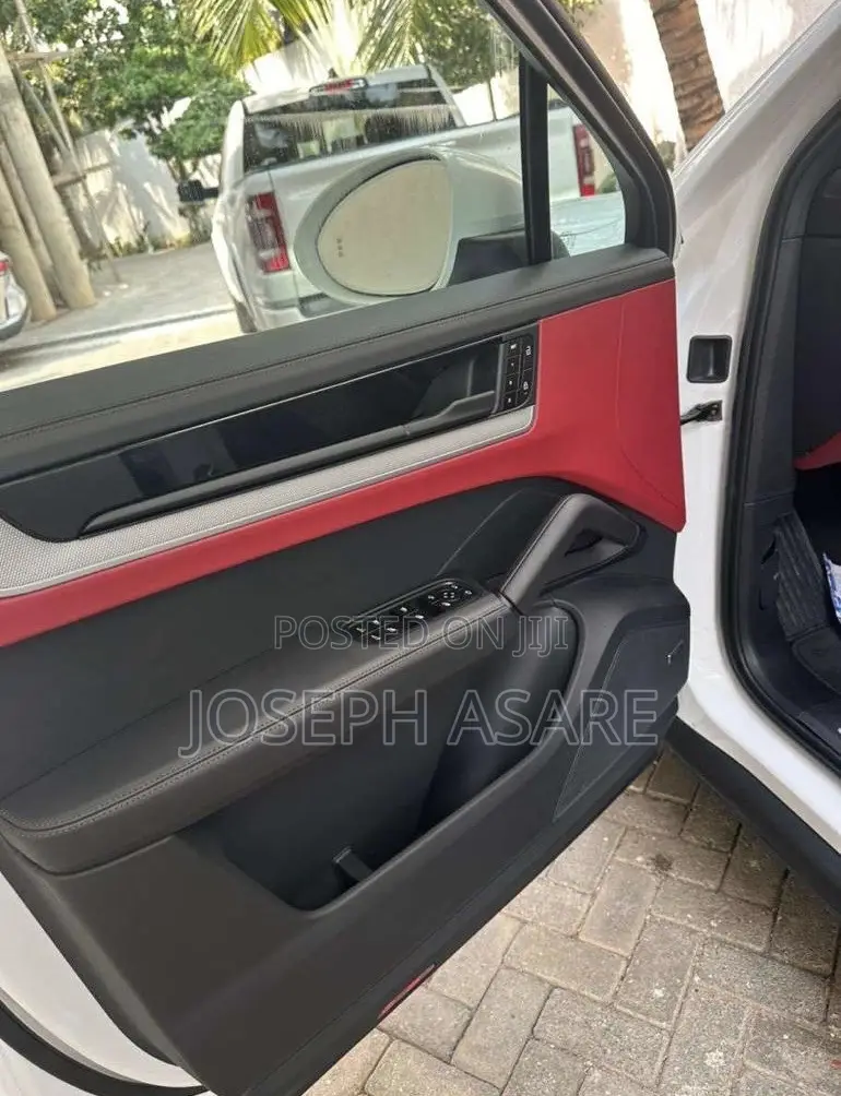 Porsche Cayenne S AWD 2024 White