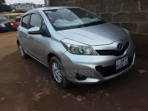 Toyota Vitz 2012 Gray