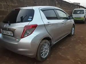 Toyota Vitz 2012 Gray