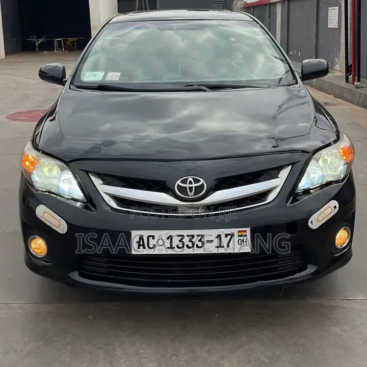 Toyota Corolla LE 4dr Sedan (1.8L 4cyl 4A) 2013 Black
